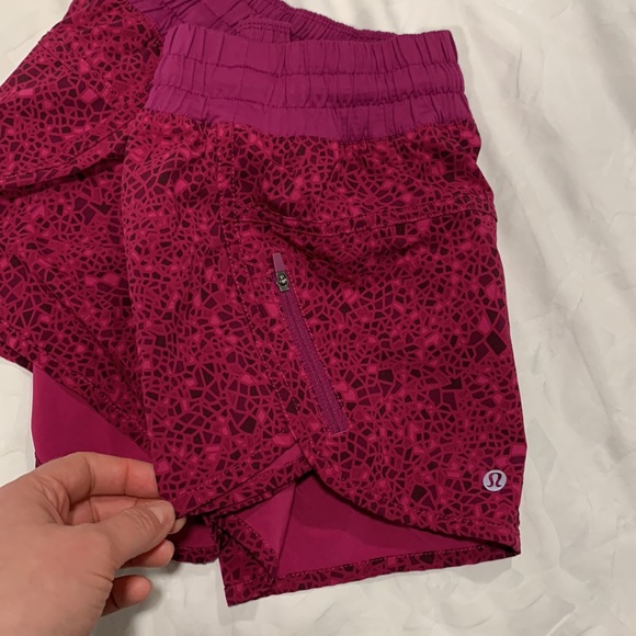 Lululemon tracked short pink size 8 - Picture 2 of 6